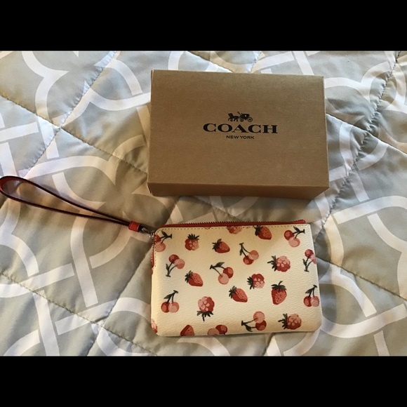 NWT Coach corner zip wristlet with fruit print - Picture 3 of 4